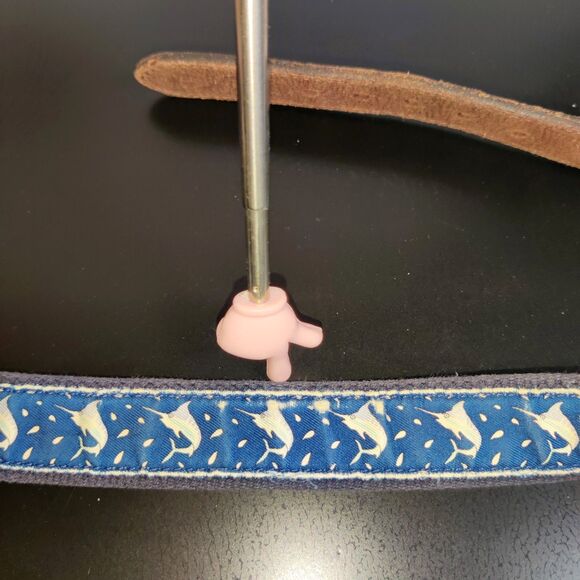 Vineyard Vines Swordfish Canvas and Leather Tipped Teen belt Size 26 Pre Owned - Picture 6 of 11